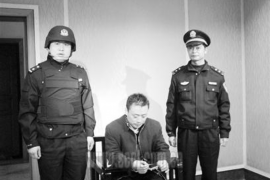 为讨债刺伤对方抢钱构成犯罪,法律如何界定? 为讨债刺伤对方抢钱构成犯罪,法律如何界定?